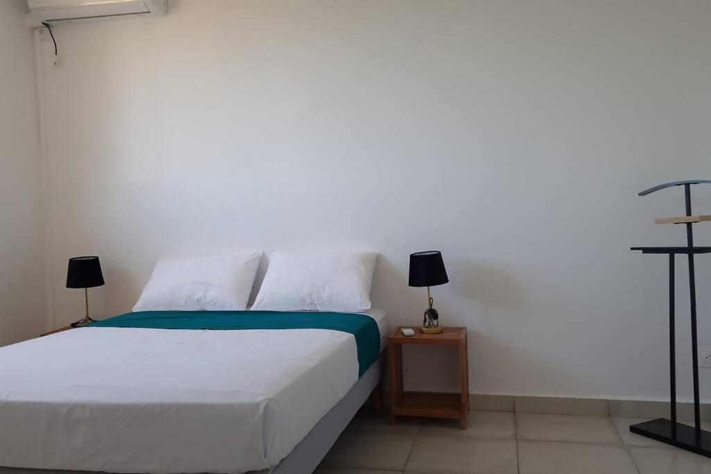 Joli T2 En Bas De Villa Vue Jardin Et Mer Vieux-Habitants Zewnętrze zdjęcie